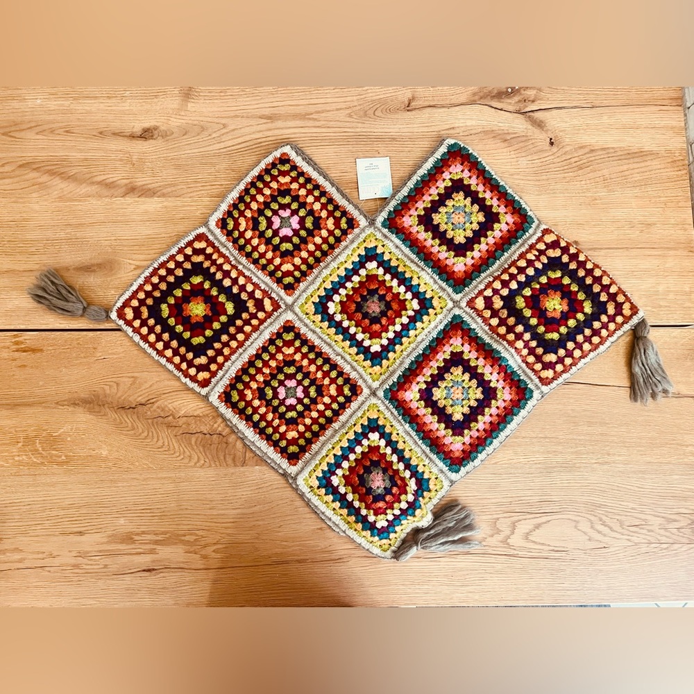Gorgeous Cienna Crochet afghan poncho new!!